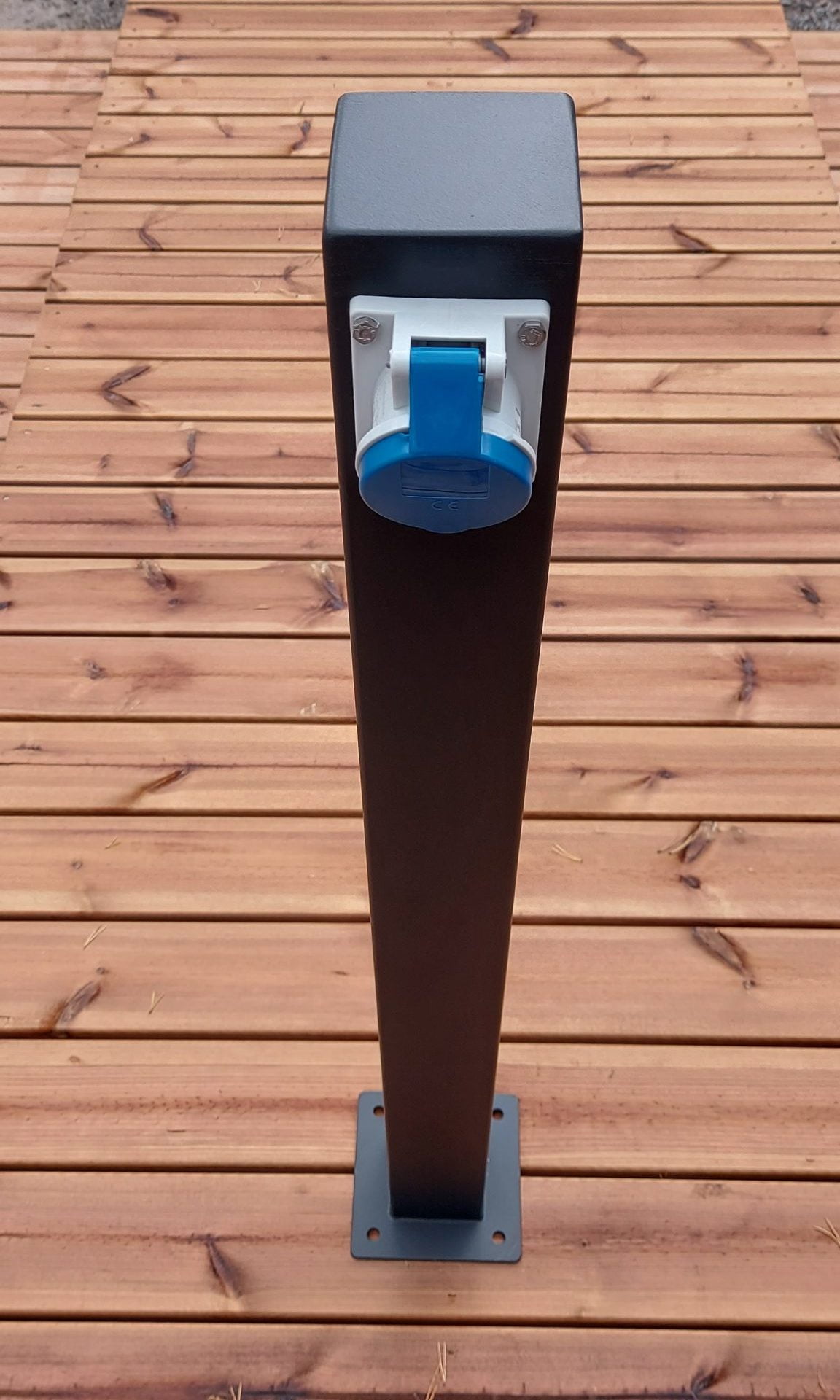 Savorak Sähkötolppa, musta