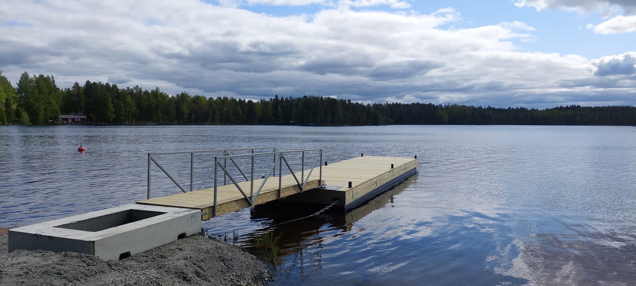 putkiponttonilaituri teräskaide